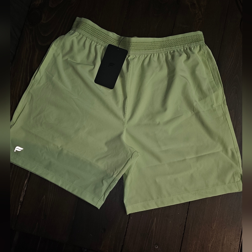 3/20.00. Nwt fabletics shorts.